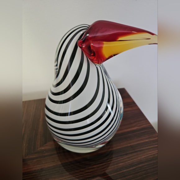 Vintage Murano  Toucan Glass Bird Figurine, Black & White Spiral. 9.5" Tall - Picture 9 of 16